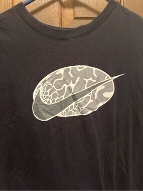 Nike Men's Medium Black Graphic Swoosh Short Sleeve T-Shirt